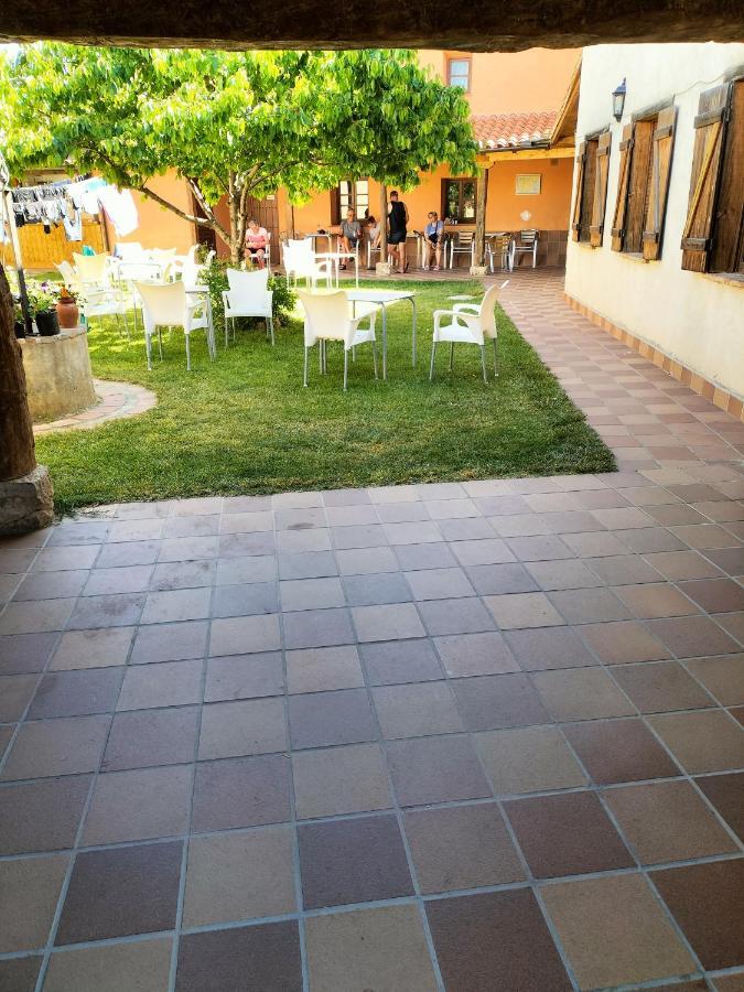 Albergue Don Camino Villalcazar de Sirga ภายนอก รูปภาพ